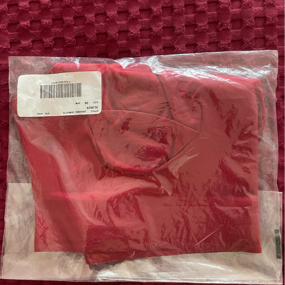 Ruby Ribbon Kiss Demiette original